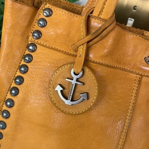Brand New Harbour 2nd Genuine Leather Large Studded Magnetic Clasp Shoulder Tote - Picture 4 of 14